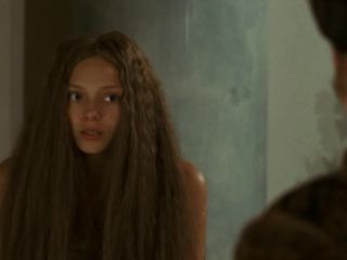 Lizzie Brochere – Sissi, l’imperatrice rebelle (2004) HD 720p!!!-5