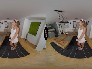 I Can Nail Myself - Mary Rock Smartphone - (Virtual Reality)-0